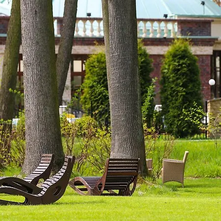 Manor House Luxury Of Silence