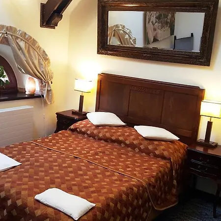 Manor House Luxury Of Silence