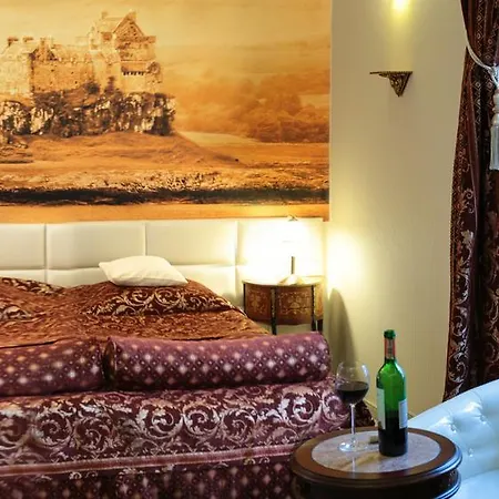 Manor House Luxury Of Silence フレビスカ