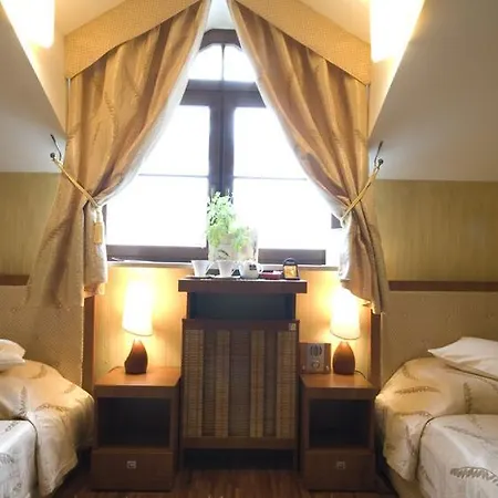 Manor House Luxury Of Silence フレビスカ