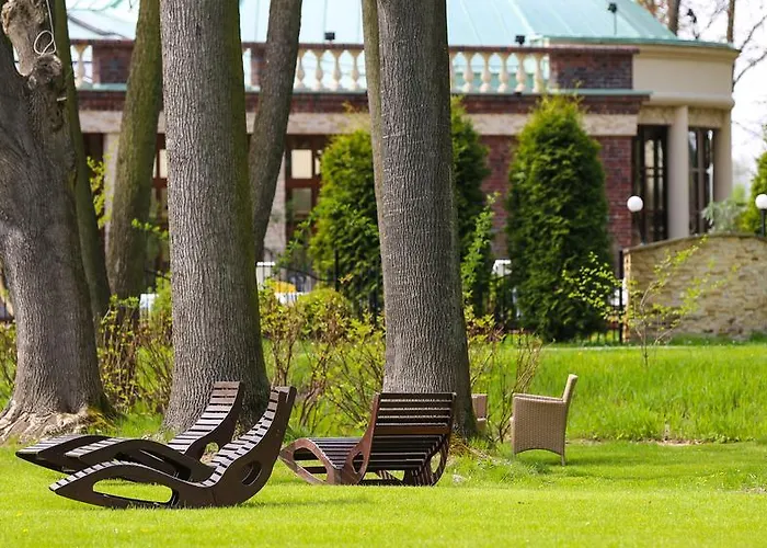 Manor House Luxury Of Silence