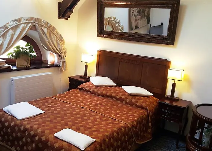 Manor House Luxury Of Silence